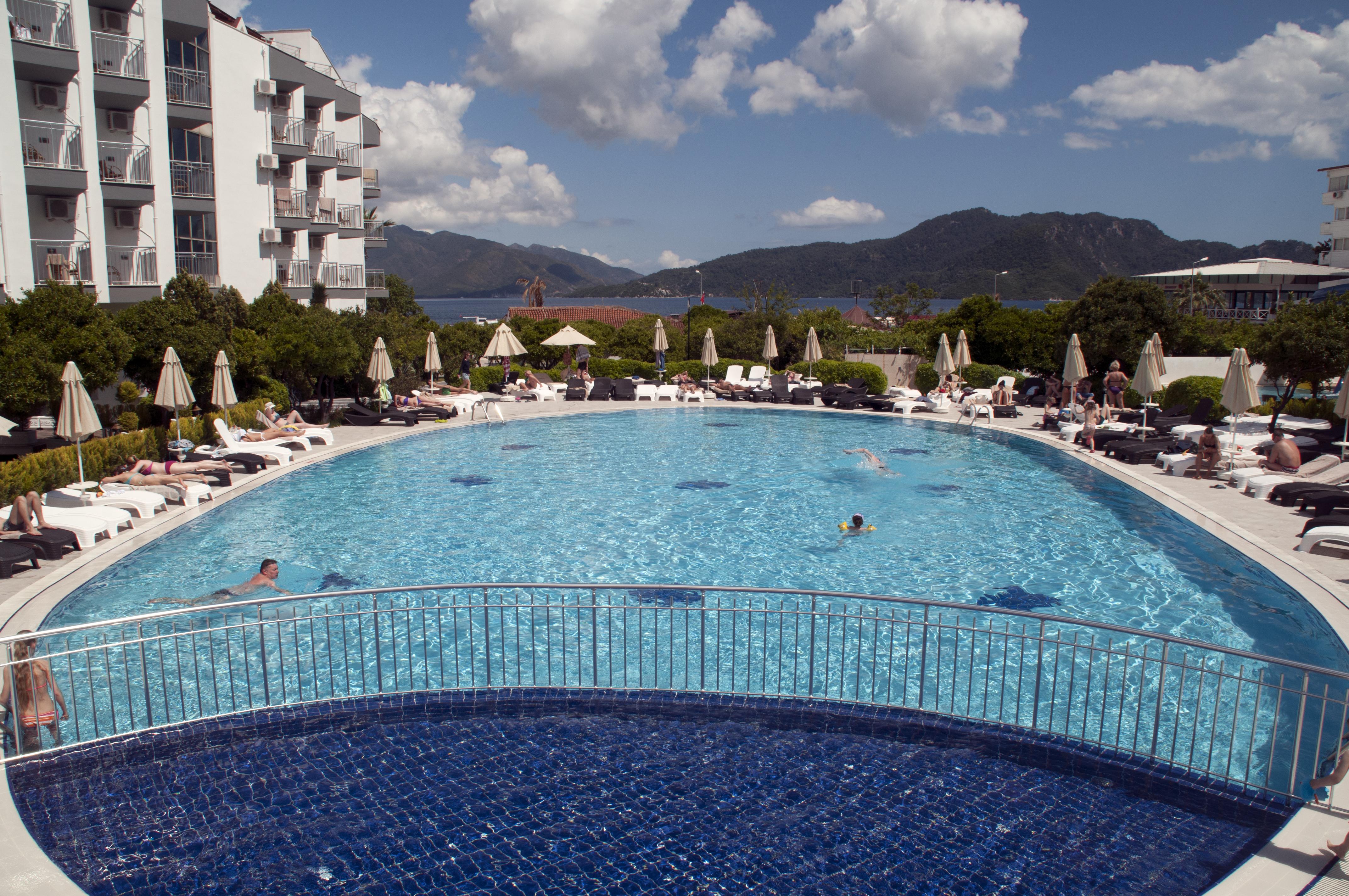 Luna Beach Deluxe Hotel 马尔马里斯 外观 照片
