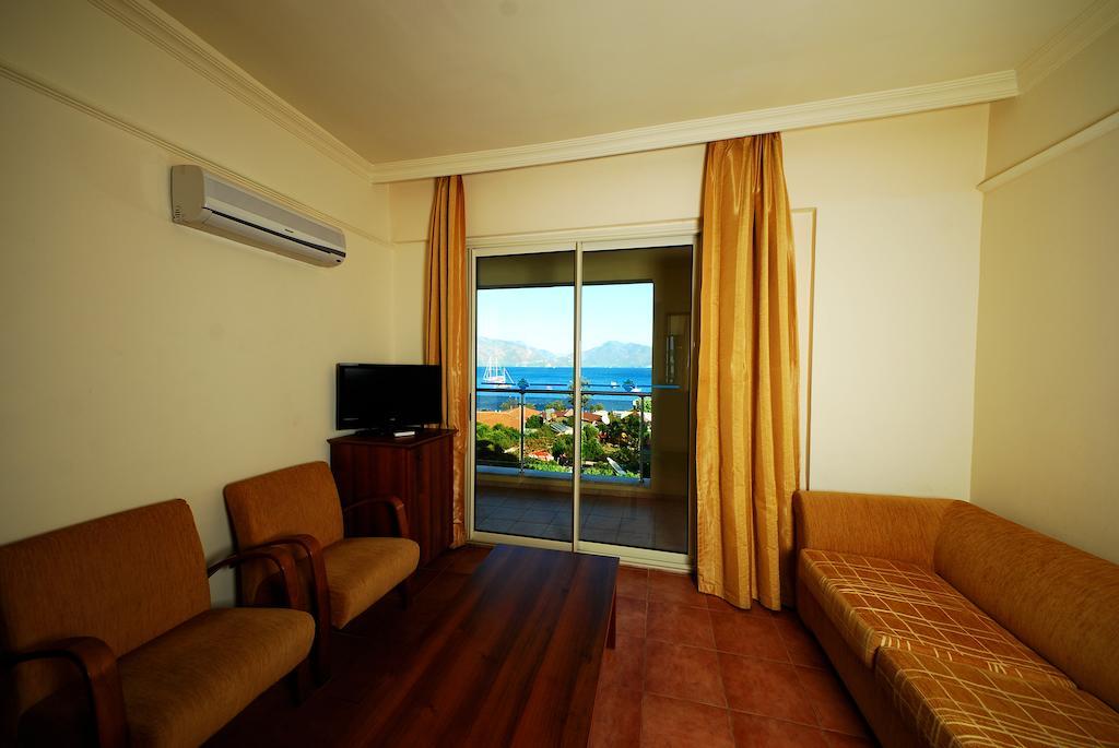 Luna Beach Deluxe Hotel 马尔马里斯 客房 照片