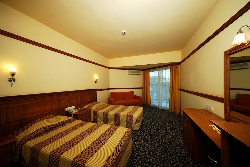 Luna Beach Deluxe Hotel 马尔马里斯 客房 照片